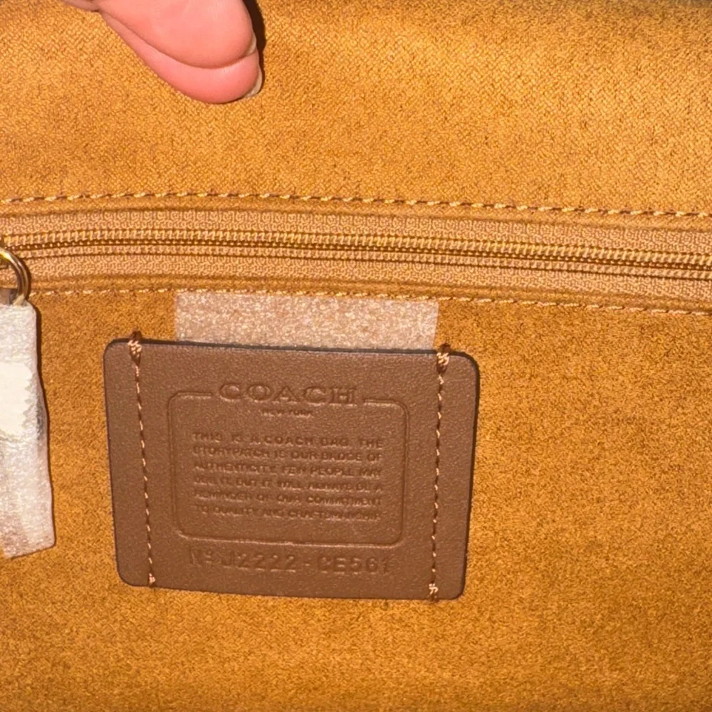 Coach Morgan Bag in Burgundy - Picture 4 of 5